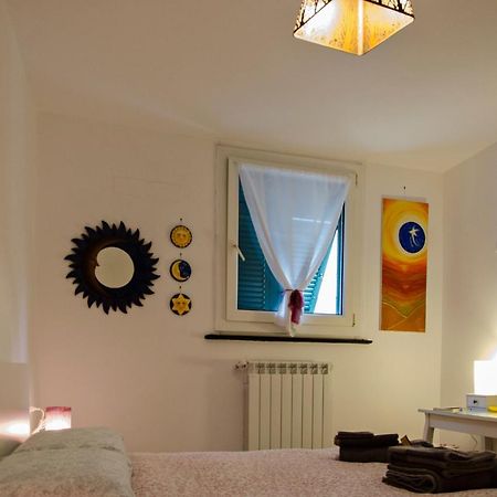 La Tana Tra I Tetti Bed and Breakfast Genua Exteriör bild