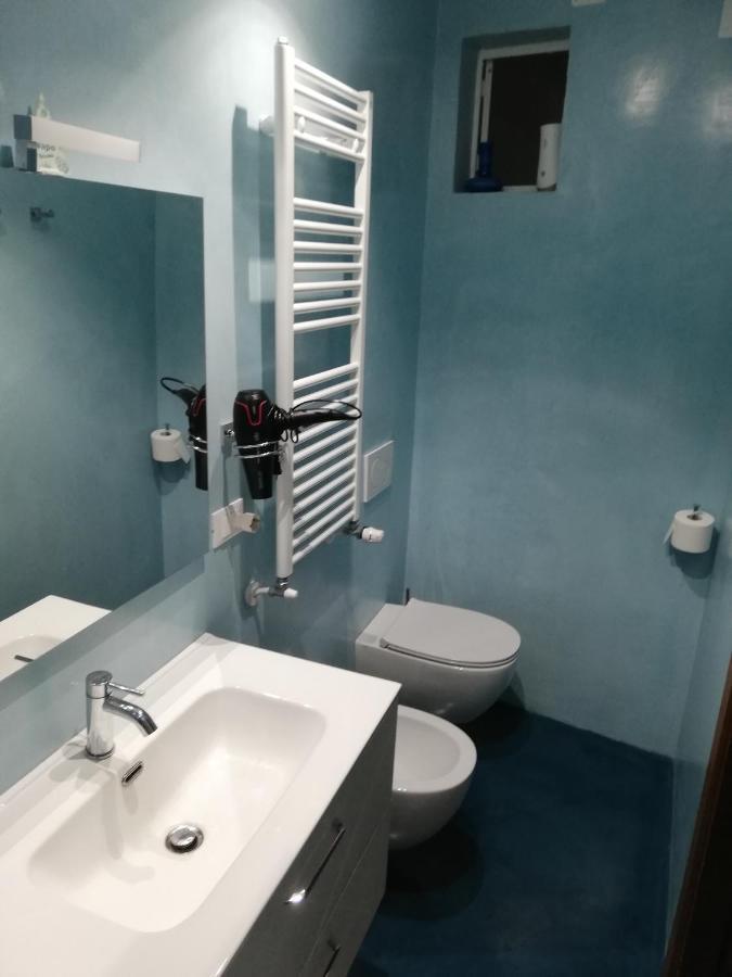La Tana Tra I Tetti Bed and Breakfast Genua Exteriör bild